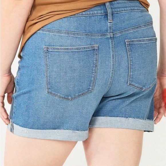 Sonoma Women’s High Rise Shorts NWT.     Size 24W - Picture 2 of 5